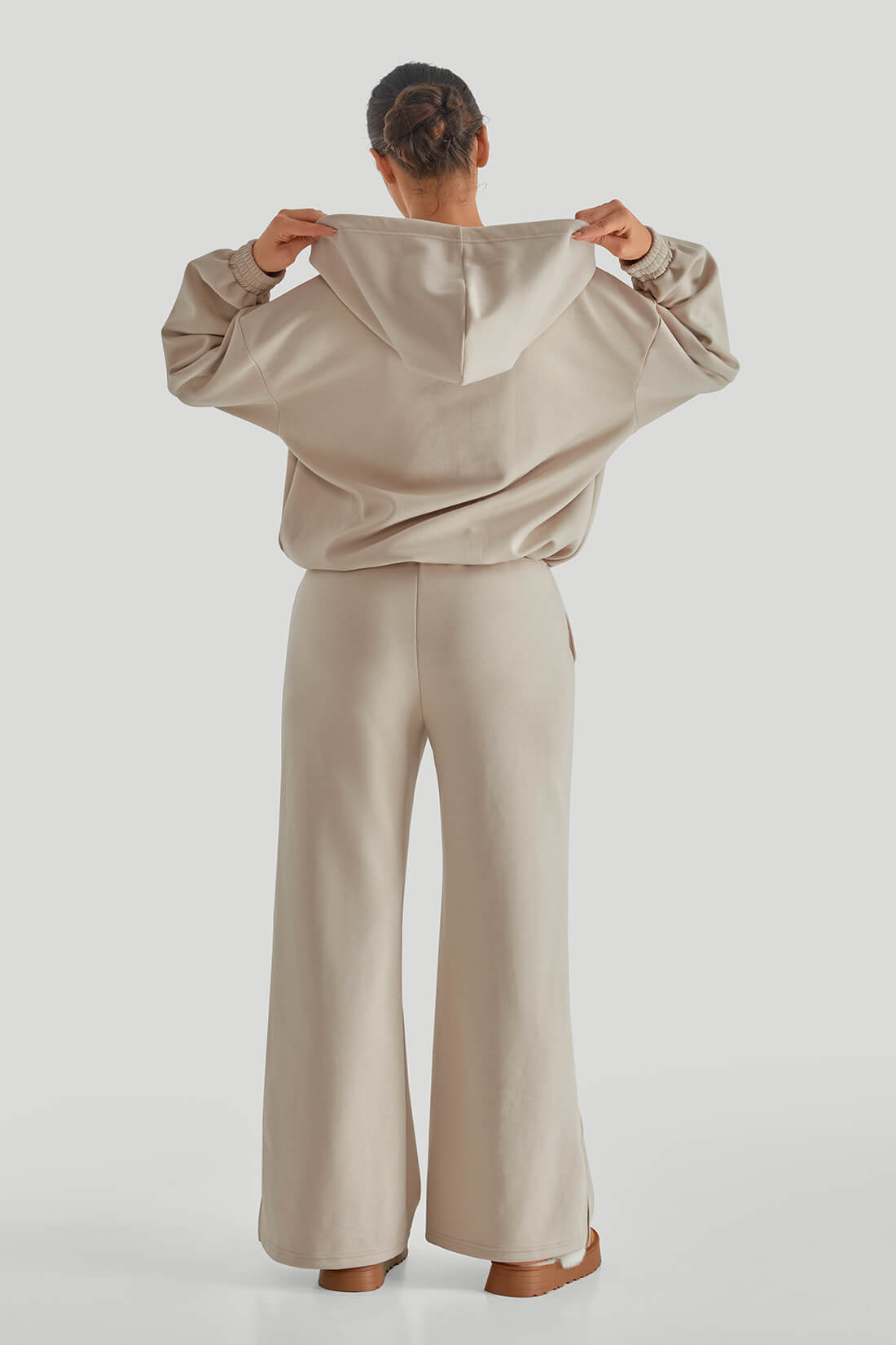 Essential Hoodie – Tijdloze stijl en ultiem comfort